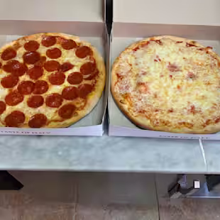 Combo 2 Mini pizza 10 “ 1 Cheese 1 Pepperoni