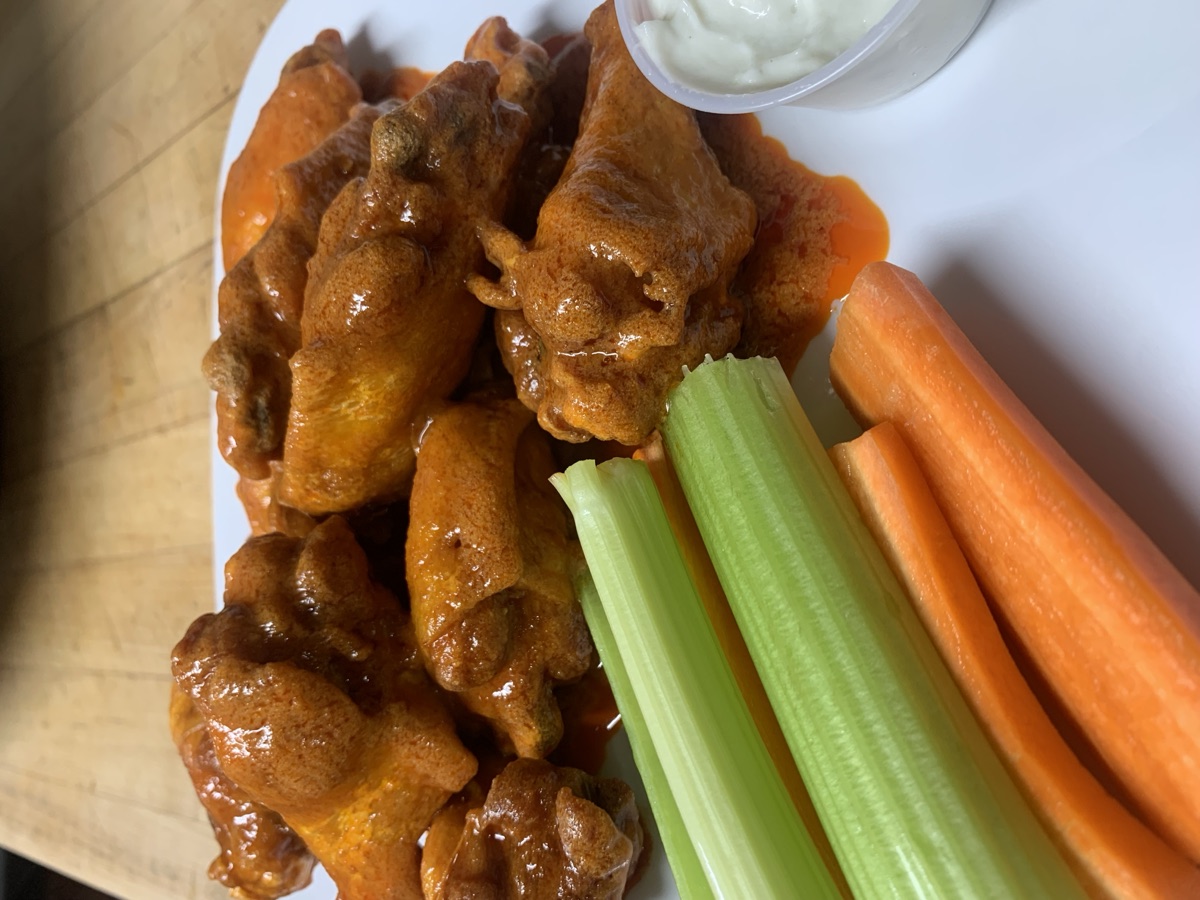 8 Buffalo Wings